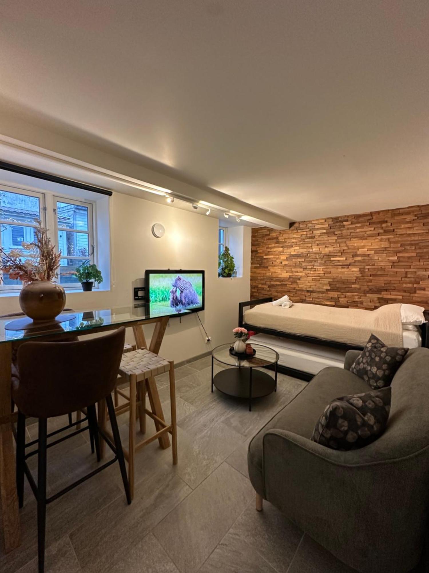 A Place To Stavanger, 1 *